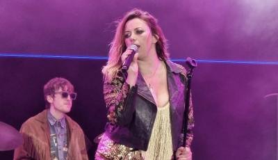 Charlotte-Church-singing