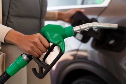 IMF Urges Increase In Petrol Price By PKR 53 Per Liter
