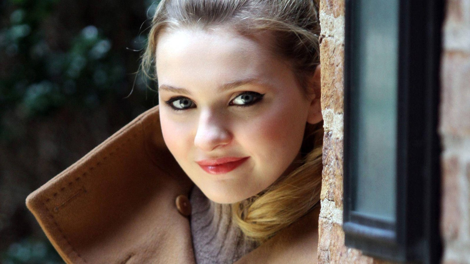 25 Abigail Breslin Wallpapers 60 Abigail Breslin Wallpapers,Abigail Breslin music,Abigail Breslin pictures,Abigail Breslin net worth,Abigail Breslin biography,Abigail Breslin wedding,Abigail Breslin social media,Abigail Breslin husband,Zombieland,Ira Kunyansky,bol news pakistan