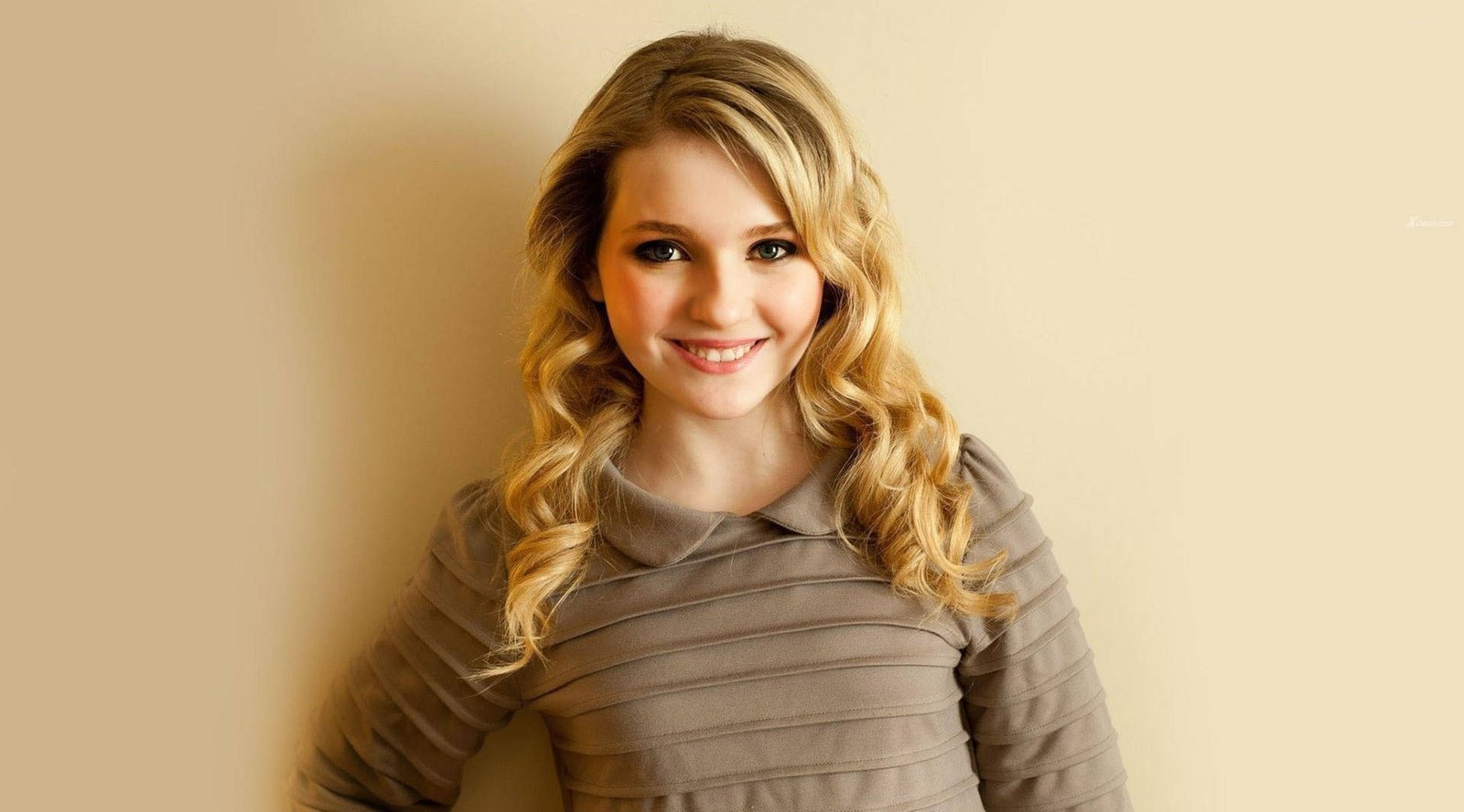 25 Abigail Breslin Wallpapers 66 Abigail Breslin Wallpapers,Abigail Breslin music,Abigail Breslin pictures,Abigail Breslin net worth,Abigail Breslin biography,Abigail Breslin wedding,Abigail Breslin social media,Abigail Breslin husband,Zombieland,Ira Kunyansky,bol news pakistan