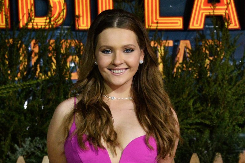 25 Abigail Breslin Wallpapers 55 Abigail Breslin Wallpapers,Abigail Breslin music,Abigail Breslin pictures,Abigail Breslin net worth,Abigail Breslin biography,Abigail Breslin wedding,Abigail Breslin social media,Abigail Breslin husband,Zombieland,Ira Kunyansky,bol news pakistan