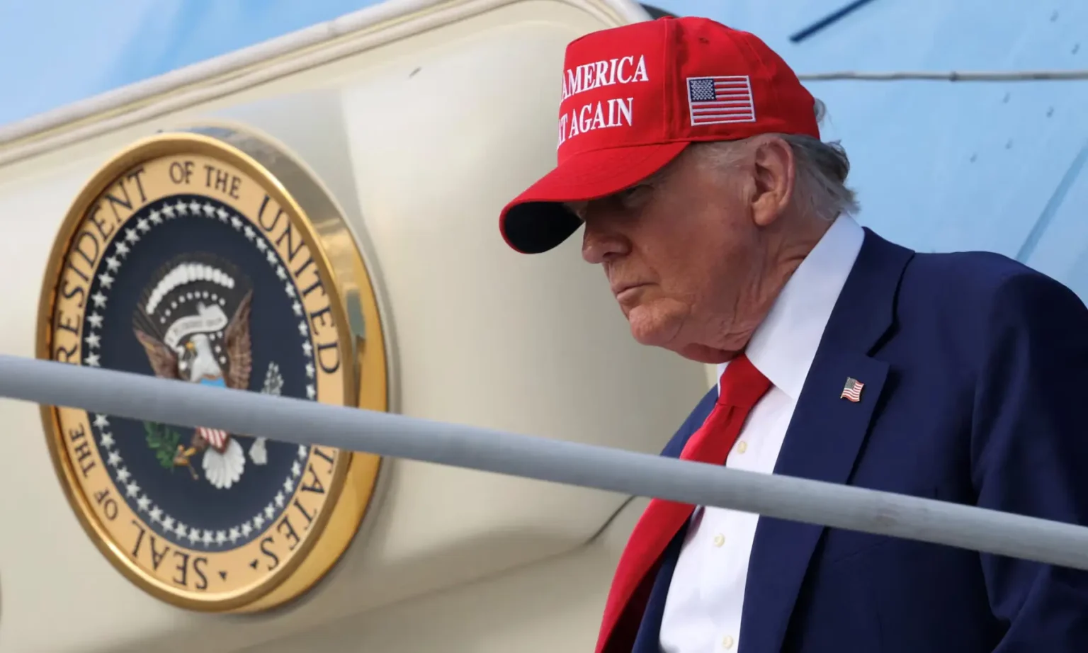 Trump Halts Iran Attack Plan After Tehran Requests Deal